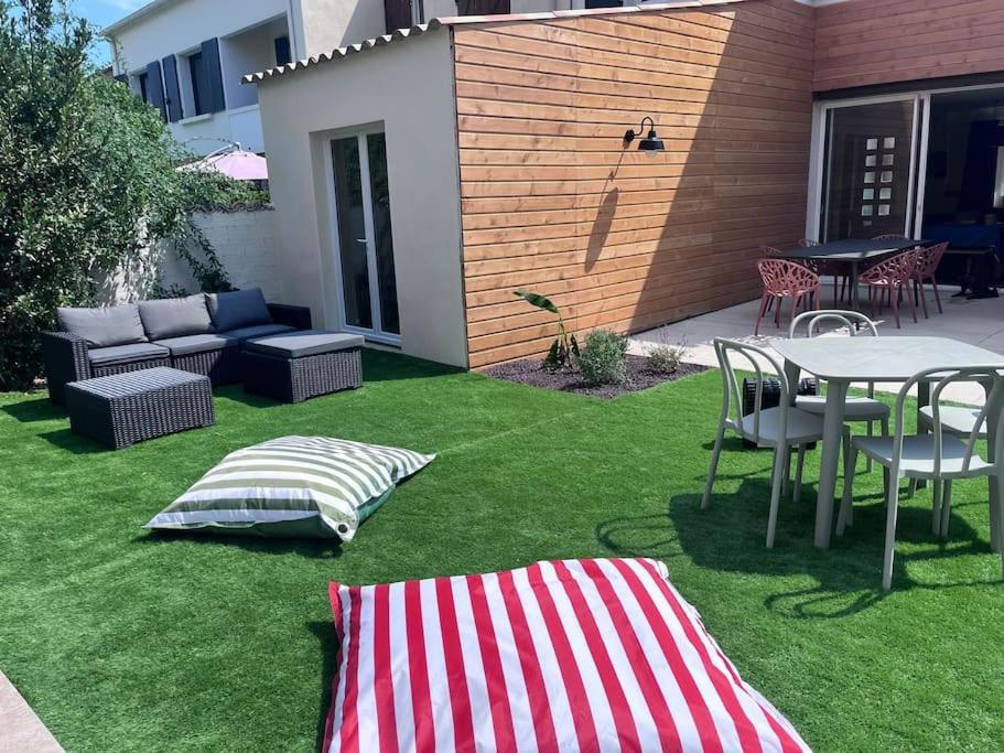 Maison Climatisee, Piscine, A 5 Minutes Des Grands Buffets Narbonne Buitenkant foto