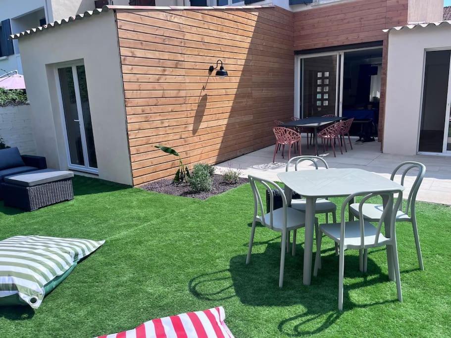 Maison Climatisee, Piscine, A 5 Minutes Des Grands Buffets Narbonne Buitenkant foto